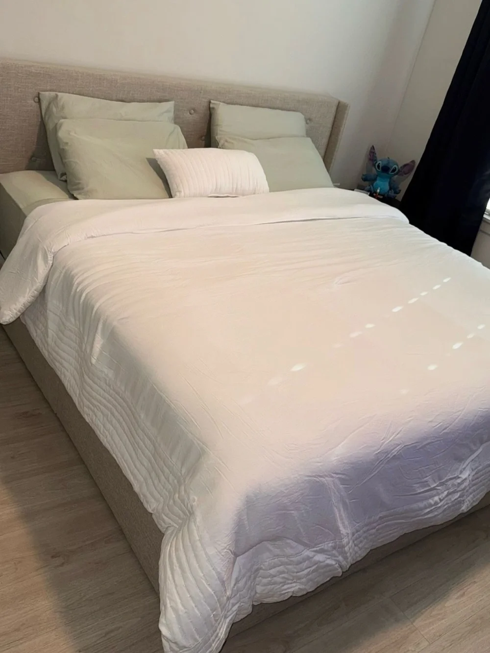 Albertien lift-up uoholstered platform bed with storage + comfortable mattress